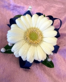 Germini wrist corsage